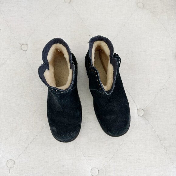 UGG Boots 3 - Picture 3 of 4